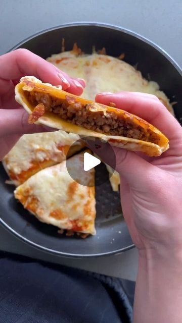 Pizza Burrito, Crescent Dough Recipes, Quick Pizza, Ground Beef Dishes, Burritos Recipe, Ground Beef Recipes For Dinner, Healthy Dinner Recipes Chicken, Delicious Pizza, Dinner Recipes Crockpot