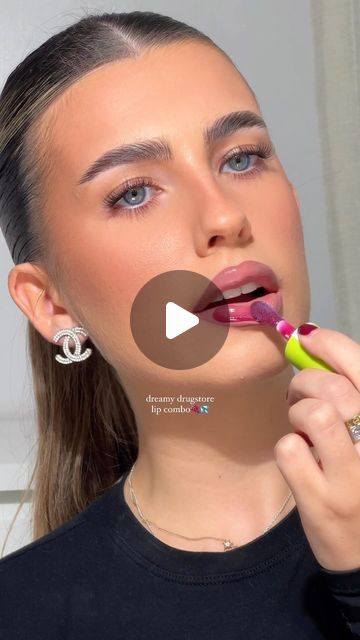 erin rose on Instagram: "dreamy drugstore lip combo🍇💦

@maybelline lip liner ‘big lift’ & superstay vinyl ink ‘cheeky’
@nyxcosmetics_uk fat oil ‘that’s chic’

#lipgloss#lipcombo#drugstoremakeup#drugstorelipcombo#nudelip#glossylip#makeupvid" Lip Combos Drugstore, Best Lip Oil, Maybelline Lip Liner, Best Drugstore Lipstick, Erin Rose, Drugstore Lips, Maybelline Lip, Fat Oil, Drugstore Lipstick