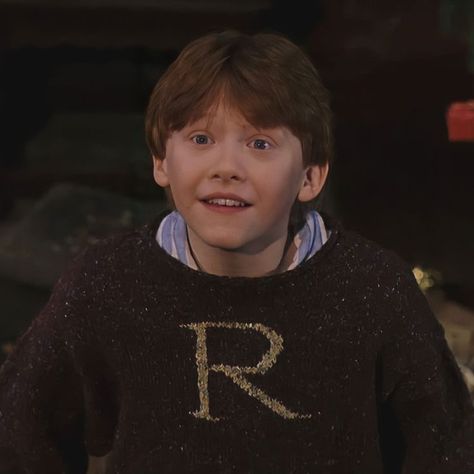 Ron Weasley Christmas Sweater, Ron Weasley Christmas, Weasley Christmas, Icon Harry Potter, Ron Weasley Icon, Christmas At Hogwarts, Ron Weasley Aesthetic, Harry Potter Castle, Weasley Aesthetic