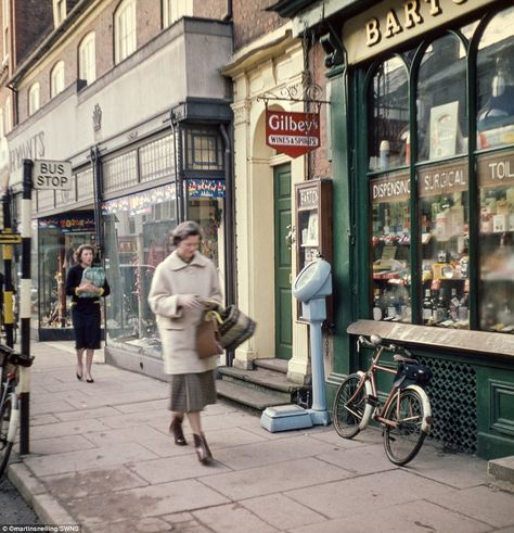 1950s Aesthetic, Car Boot Sale, Uk History, London History, Car Boot, Old Street, Old London, London Photos, St Ives