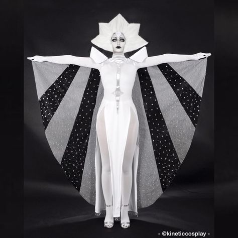 White Diamond Steven Universe Cosplay, White Diamond Cosplay, Steven Universe Costume, Su Cosplay, White Diamond Steven Universe, Steven Universe Cosplay, T Pose, Best Cosplay Ever, Catwoman Cosplay