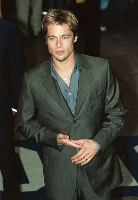 Brad Pitt 2000s, Brad Pitt Snatch, Brad Pitt Photos, 90s Actors, Tyler Durden, Holy Moly, Meow Meow, Prince Of Wales, Leonardo Dicaprio