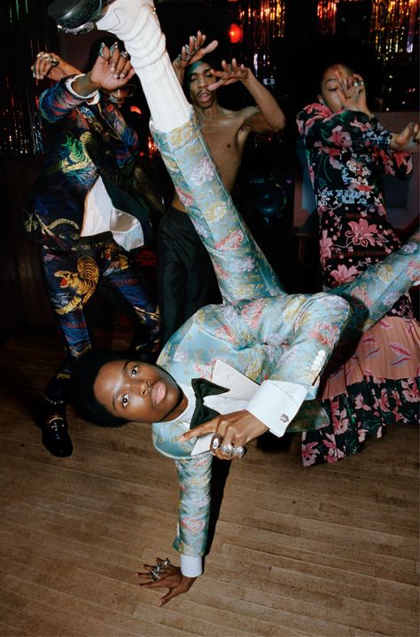 Gucci Pre-Fall 2017 ad campaign. Photo: Glen Luchford. Gucci Pre Fall 2017, House Advertising, Gucci Ad, Glen Luchford, Gucci Campaign, Northern Soul, Studio 54, Gucci Models, Alessandro Michele