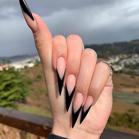 Nails | Claws | Makeup on Instagram: “1-6? 😍😍😍😍 ♥️Tag someone who would love this 💅Follow @nailsdual for more 💅Follow @nailsdual for more . . . . #nailpro #nailpoint…” Stiletto French Tip Nails, Stiletto French Tip, French Stiletto Nails, Red Stiletto Nails, Black French Nails, Acrylic Nails Stiletto, Stilleto Nails Designs, Stiletto Nails Short, Black Stiletto Nails