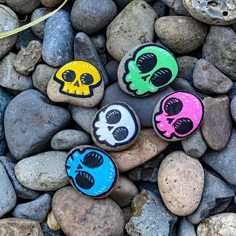 Excited to share the latest addition to my #etsy shop: Painted Rock - Mini Skulls https://etsy.me/3qMvdsn #paintedrock #rock #gardenrock #plantornament #skull #skulls #candyskull #skullrock #colorfulskull Halloween Rocks Painted Ideas, Halloween Rock Painting Ideas, 3d Crafts, Stone Projects, Stone Ideas, Diy Rock Art, Halloween Rocks, Stone Art Painting, Painted Rocks Diy