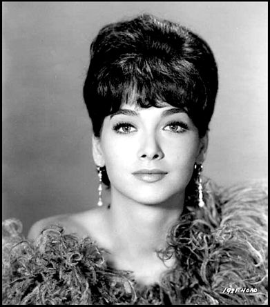 SUZANNE PLESHETTE: Sultry, Ravishing & Seriously Funny | CineMaven's ESSAYS from the COUCH Suzanne Pleshette, Classic Movie Stars, Old Hollywood Stars, Classic Actresses, Hollywood Actress, Hollywood Icons, Actrices Hollywood, As Roma, Tv Actors