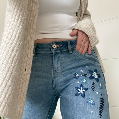 And we are back to jeans weather 🫠 in all seriousness, I do love a classic jeans and plain tee combo 💙 #handembroidered #embroideredjeans #floralembroidery #floraljeans #cutejeans Embroidery Design For Jeans, Embroider Jeans Ideas, Hand Embroidery Jeans, Embroider Jeans, Embroidery On Jeans, Embroidered Jeans Diy, Flower Embroidered Jeans, Jeans Embroidery, Basic Hand Embroidery Stitches