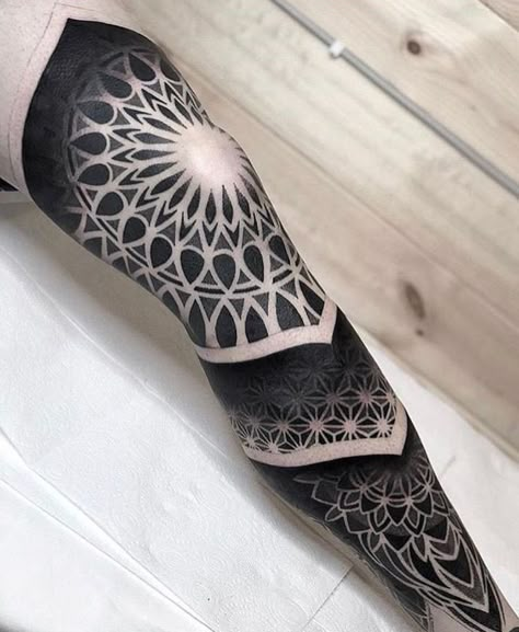 Negative Tattoo, Geometric Tattoo Leg, Tato Maori, Geometric Mandala Tattoo, Geometric Sleeve Tattoo, Full Leg Tattoos, Blackout Tattoo, Relaxation Spa, Buddhism Quotes