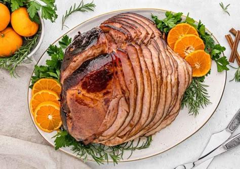 How To Cook A Spiral Ham In A Baking Bag - Recipes.net Spiral Ham Recipes, Best Spiral Ham Recipe, Meal Menu Ideas, Honey Ham Glaze, Brown Sugar Ham Recipes, Best Steak Rub, Baked Spiral Ham, Christmas Dinner Party Ideas, Baked Meats