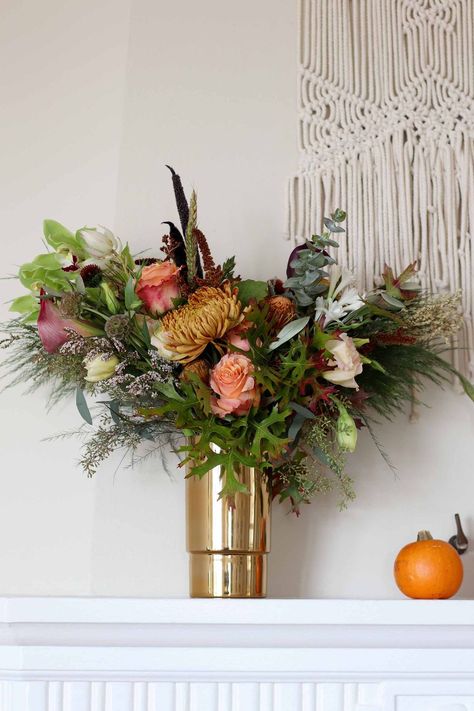 Fall Table Arrangements, Scandinavian Christmas Trees, Farmgirl Flowers, Chocolate Cosmos, Fall Flower Arrangements, Fall Floral Arrangements, Christmas Floral Arrangements, Fall Flower, Cymbidium Orchids