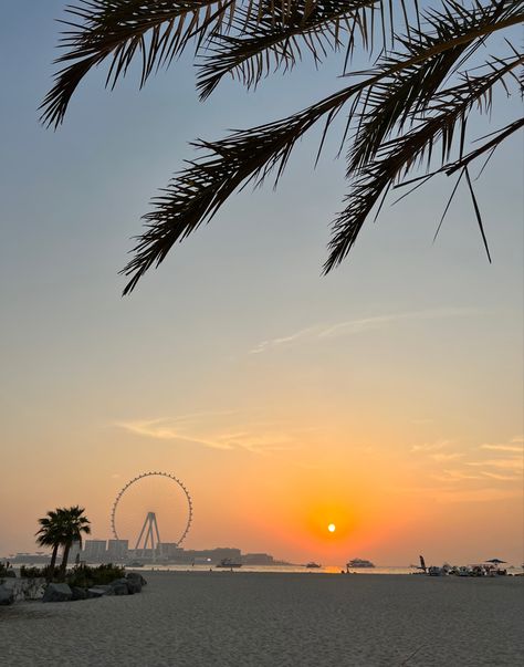 Dubai Sunset, Sunset On The Beach, Dubai Aesthetic, Beach Night, Sun Set, Sunset Wallpaper, Sunset Painting, Beach View, Sunset Sunrise