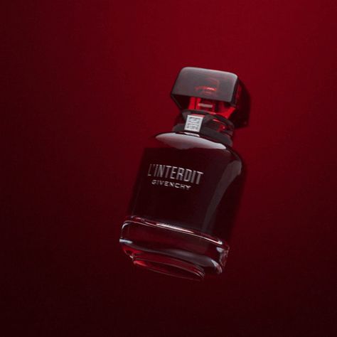 Perfume 3d Render, 3d Perfume Animation, 3d Product Visualization, Bottle Animation, Perfume Animation, Light Graphic Design, Product Gif, Ugc Creators, Blender Animation