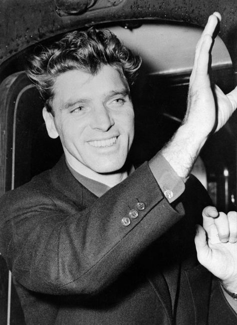 Burt Lancaster | Ranking 33 Classic Hollywood Leading Men George Peppard, Burt Lancaster, Classic Actors, Ian Mckellen, Leading Men, Dirty Harry, Hollywood Men, Vivien Leigh, Natalie Wood