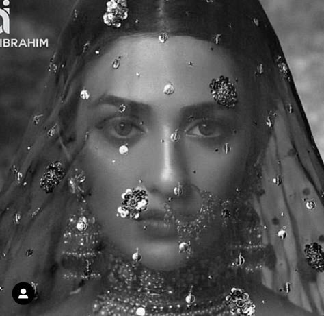 Bride Groom Photoshoot, Blackandwhite Aesthetic, Sara Khan, Sarah Khan, Photo Mood, Bride Photos Poses, Wedding Portrait Poses, Wedding Photoshoot Props, Bridal Photography Poses