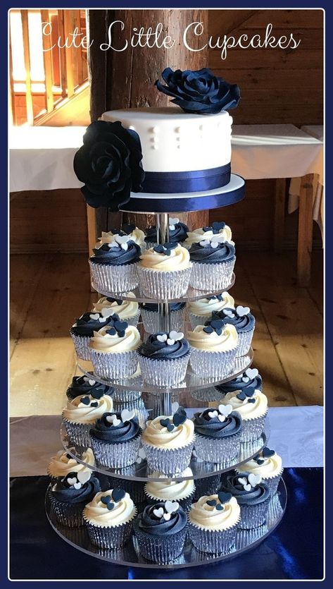 Navy Blue And Silver Wedding Decorations, Dark Blue Wedding Cake, Navy Quince, Bday Snacks, Blue Wedding Cupcakes, Wedding Cake With Cupcakes, Woolworth Cheesecake, White Wedding Cupcakes, Navy Blue Wedding Cakes