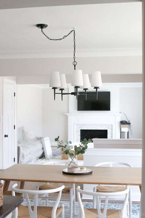 Spray Painting a Light Fixture Black For The Dining Room Spray Painting Light Fixtures, Swag Light Fixture, Painting Light Fixtures, Dinning Room Lighting, Outdoor Lighting Design, Dining Room Light Fixture, Diy Outdoor Lighting, Dining Room Light, Diy Playbook