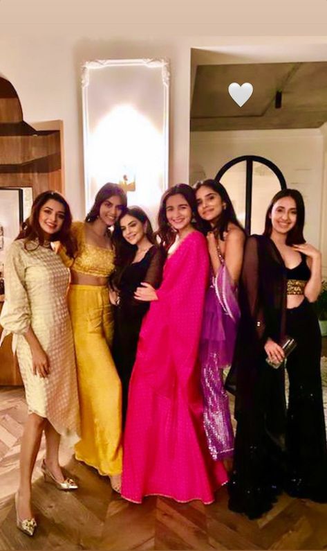 Bridesmaids Shoot, Lehenga Saree Design, Deepika Padukone Style, Party Pics, Birthday Post, Indian Dresses Traditional, Everyday Fashion Outfits, Bff Goals, Desi Girl