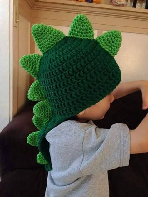 For Kids https://www.amazon.com/Musical-Kingseye-Education-Keyboard-Blanket/dp/B076J65MDB Dinosaur Hat Pattern, Crochet Dinosaur Hat, Dinosaur Hat, Hantverk Diy, Crochet Kids Hats, Confection Au Crochet, Crochet Dinosaur, Crocheted Hat, Bonnet Crochet