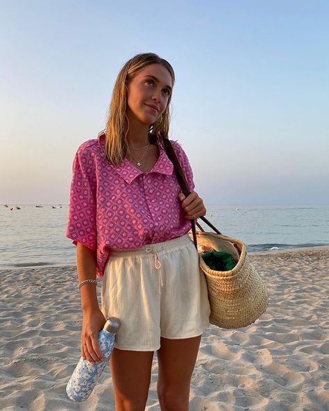 Carlota Weber Mazuecos (@carlotaweberm) • Instagram photos and videos Surfergirl Style, Mode Inspo, Looks Chic, Mode Vintage, Mode Inspiration, Looks Vintage, Spring Summer Outfits, Outfits Casuales, Summer Looks