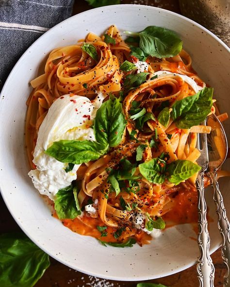 Pasta With Burrata, Recipes With Videos, Roasted Red Pepper Pasta, Red Pepper Pasta, Pepper Pasta, Roasted Red Pepper, Trending Recipes, Basil Leaves, Red Pepper Flakes