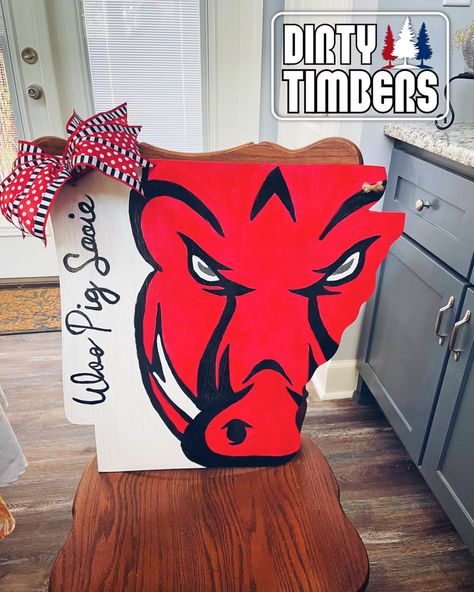 Arkansas Door Hanger, Razorback Door Hanger, Arkansas Painting, Razorback Decor, Arkansas Razorbacks Crafts, Razorback Painting, Razorback Wreath, Ar Razorbacks, Circle Signs