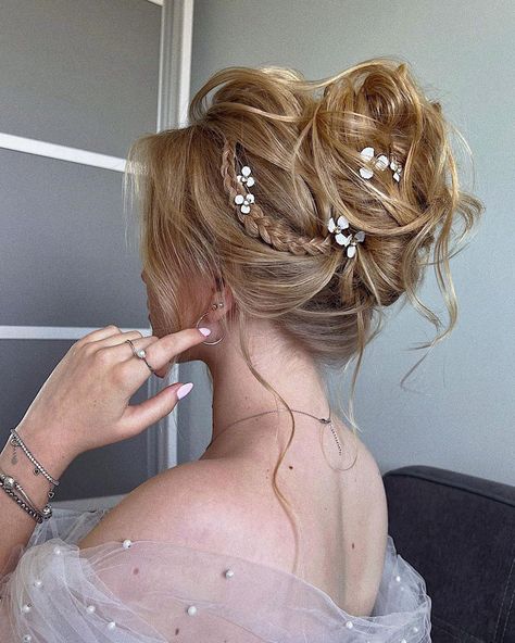 Wedding Updos For Long Hair 2023 Guide: 40+ Best Looks Updos For Long Hair 2023, Long Hair 2023, Wedding Updos For Long Hair, Prom Hair Up, Whimsical Hair, Cute Prom Hairstyles, Updos For Long Hair, Wedding Updos, Messy Updo