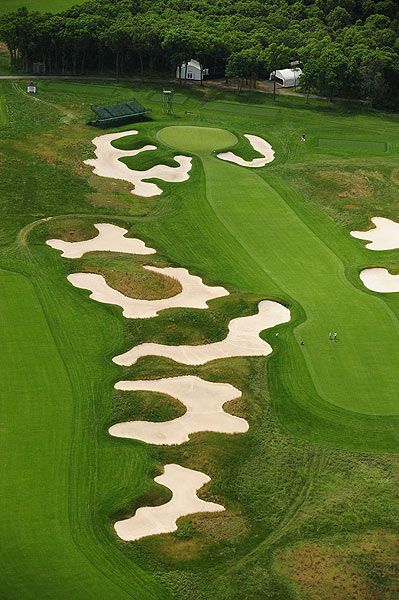 The Barclays 2012 at Bethpage Black Golf Course in Farmindale New York (Wallpaper) Bethpage Black, Golf Wallpaper, Farmingdale Ny, New York Wallpaper, Crazy Golf, Golf Stuff, Golf School, York Wallpaper, Classic Golf