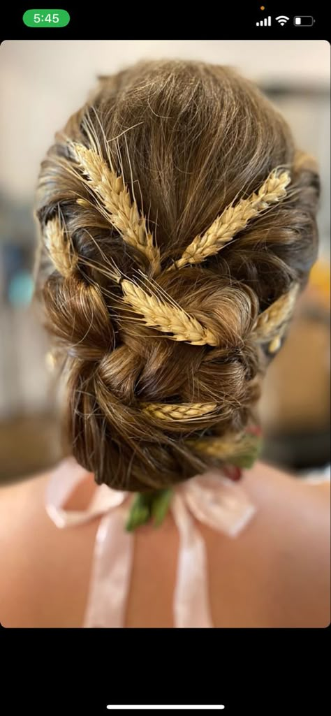 Slavic Hairstyles Traditional, Ukrainian Wedding Decorations, Folk Wedding Decoration, Wheat Wedding Decorations, Ukrainian Braids, Ukrainian Hairstyles, Ukrainian Headpiece, Vinok Ukrainian, Slavic Hairstyles