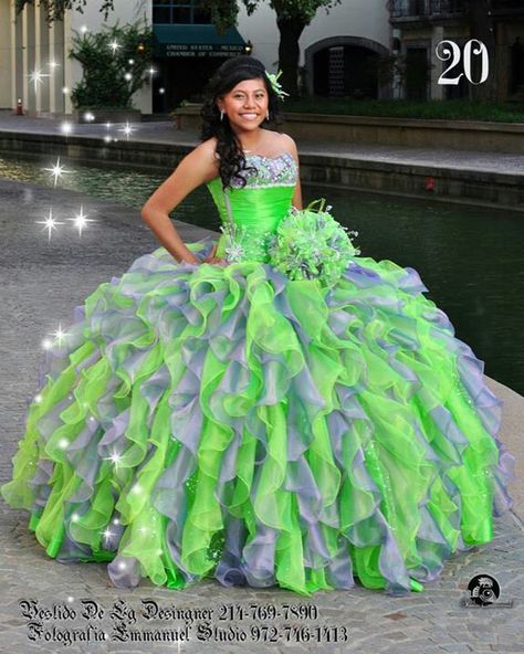 Lime Green Quinceanera Dresses Lime Green, Lime Green Quinceanera Dresses, 2000s Dresses, Organza Prom Dress, Las Vegas Dress, Green Quinceanera, Prom Dress Gown, Arte Pulp, Green Quinceanera Dresses