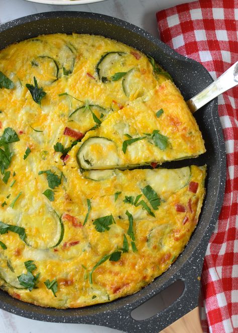 Egg Frittata Recipes, Ham Frittata, Zucchini Frittata Recipe, Fritata Recipe, Recipes Using Cream Cheese, Tomato Frittata, Picnic Brunch, Summer Get Together, Egg Frittata