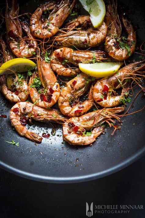 Raw Prawns, Fast Chicken Recipes, Prawn Recipes, Peri Peri, Fish Dishes, Shrimp Recipes, Finger Food, Fish And Seafood, Travel Food