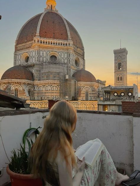 Florence + Core + Aesthetic, Italy Art Museum Aesthetic, The Duomo Florence, Florence Core Aesthetic, Florence Italy Duomo, Florence Apartment Italy, Florence Italy Photos, Italy Travel Photos, Europe Student Aesthetic