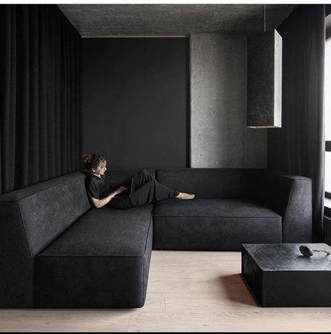 Dark Living Rooms, Black Interior Design, Dark Interiors, Minimalism Interior, Home Room Design, Black Decor, Small Apartments, 인테리어 디자인, Decoration Table