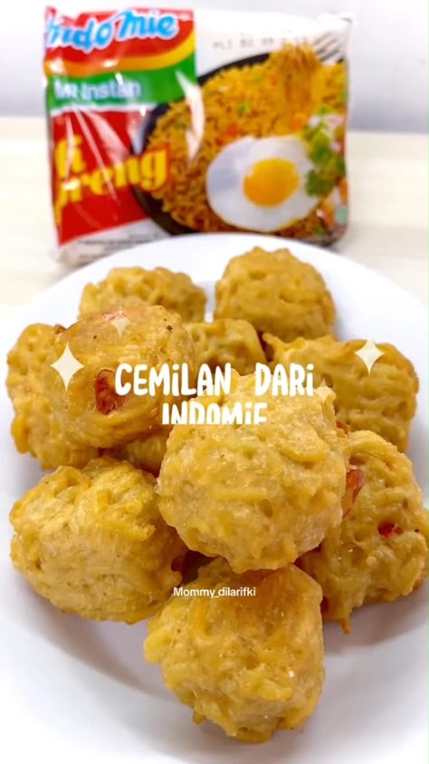 Cemilan simple dari indomie enak banget, follow biar tidak ketinggalan info lainnya  #cemilan #cemilansimpleenakbanget #cemilanindomie #indomie #cemilanviral #cemilankekinian #cemilansimpleenak Quick Cookies Recipes, Culinary Cooking, Homemade Recipes Dessert, Homemade Cookbook, Cake Recipes Easy Homemade, Sweet Dishes Recipes, Yummy Comfort Food, Cuisine Recipes, Videos Cooking