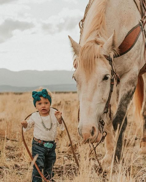 Western Baby Pictures, Ryder Wright, Country Baby Pictures, Country Babies, Western Baby Clothes, Country Baby Girl, Country Photos, Baby Clothes Country, Cute Country Couples