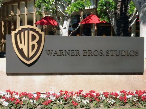 Warner Brothers Studio Tour, Warner Bros Studio Tour, Golden Globes Party, Harry Potter Studios, Movie Studios, Warner Bros Studios, Looney Tunes Cartoons, Studio Tour, Warner Brothers