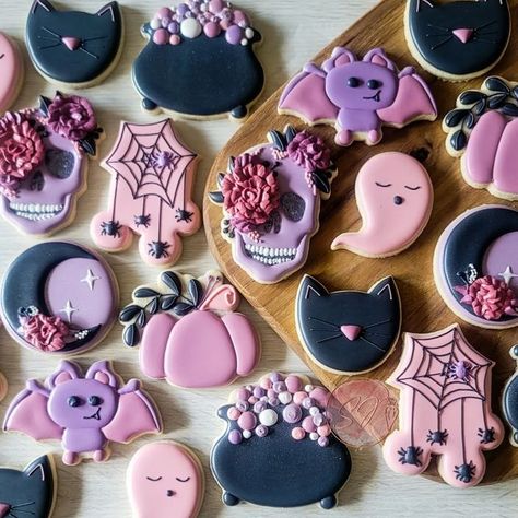 Purple Halloween Cookies, Halloween Frosted Cookies, Spooky Birthday Cookies, Halloween First Birthday Cookies, Halloween Baby Shower Cookies Girl, Girly Halloween Cookies, Spooky One Cookies, Birthday Halloween Cookies, Mini Halloween Cookies