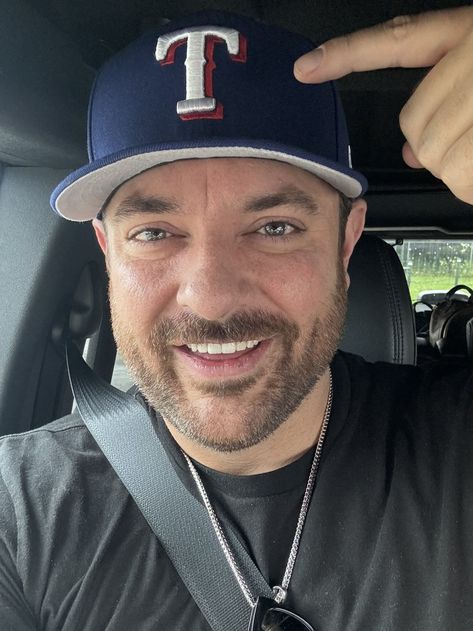 Chris Young Pictures 2024, Chris Young Selfie, Chris Young Pictures, Chris Young Songs, Chris Young Music, Ji Chang Wook Smile, Trace Adkins, Doctor Picture, Easy Money Online