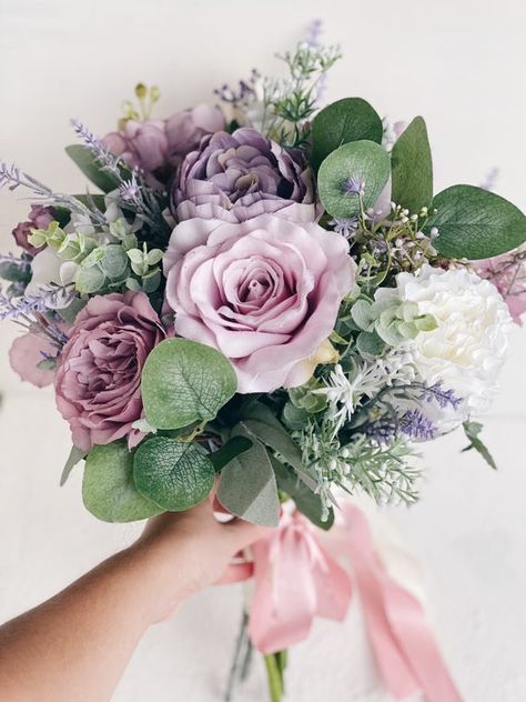 Dusty Rose Bouquet, Lavender Wedding Centerpieces, Lavender Wedding Ideas, Navy Wedding Bouquet, Lavender Wedding Bouquet, White Peonies Bouquet, Taylor Wedding, Eucalyptus Lavender, Silk Wedding Bouquets