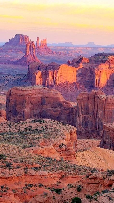 Mesa Arizona, Sleepover Ideas, Pretty Landscapes, Summer Ideas, Rock Formations, Alam Yang Indah, In The Desert, Fun Summer, Sedona