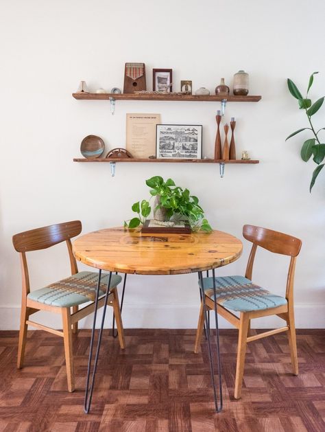 Small Table And Chairs For Kitchen, Colorful Couch Living Room, Kitchen Table Corner, Table Placement, Kitchen Corner, Small Dining, Small Table, House Tour, Wooden Table