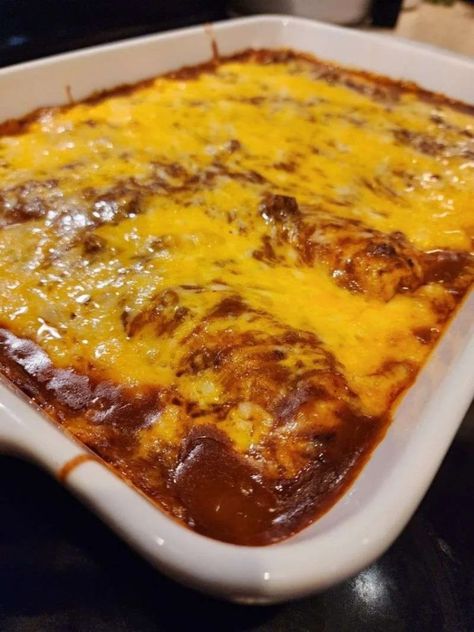 Ultimate Wet Burritos - Home Chef Passions Wet Chicken Burrito Recipe, Wet Burrito Recipes, Bake Mac, Wet Burrito, Burrito Recipes, Tuesday Recipes, Burrito Casserole, Hamburger Dishes, Bean Burritos