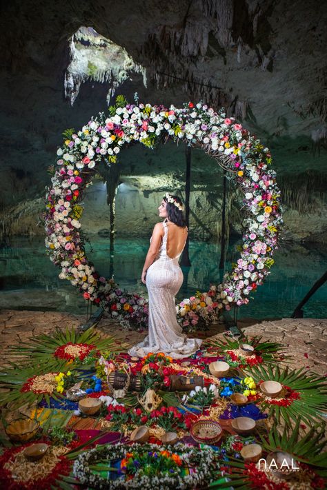 Mayan Wedding Ceremony, Circular Gazebo, Cenote Wedding, Mayan Wedding, Spiritual Wedding, Secret Photo, Mexican Theme, Mexican Party Theme, Ceremony Ideas