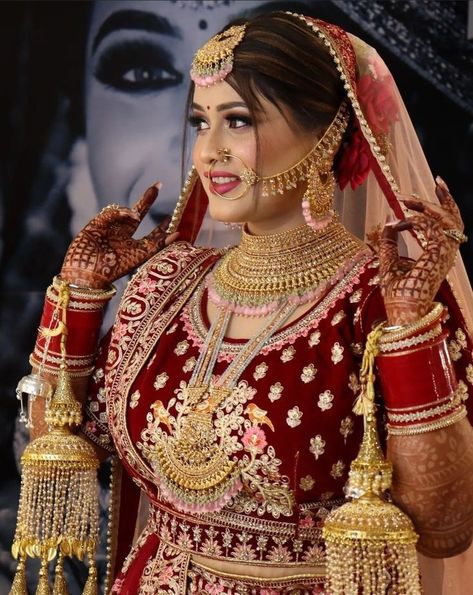 Bridal Dulhan Pic, Bridal Pics Indian, Dulhan Pic Beautiful, Closeup Photography Face, Shadi Pose, Bride Closeup, Shadi Photo, Closeup Photoshoot, New Dulhan Pose