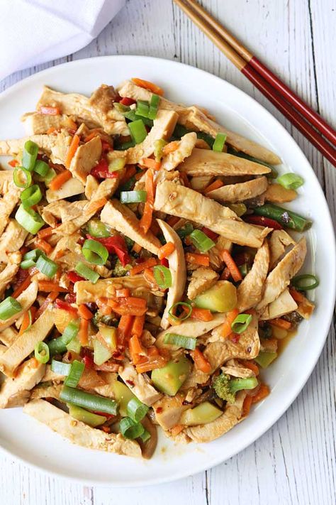 Turkey Stir Fry Healthy, Turkey Stir Fry Recipes, Leftover Thanksgiving Turkey Recipes, Curry Turkey, Cooked Turkey Recipes, Stir Fry Recipes Healthy, Turkey Stir Fry, Holiday Dinner Recipes, Turkey Leftovers