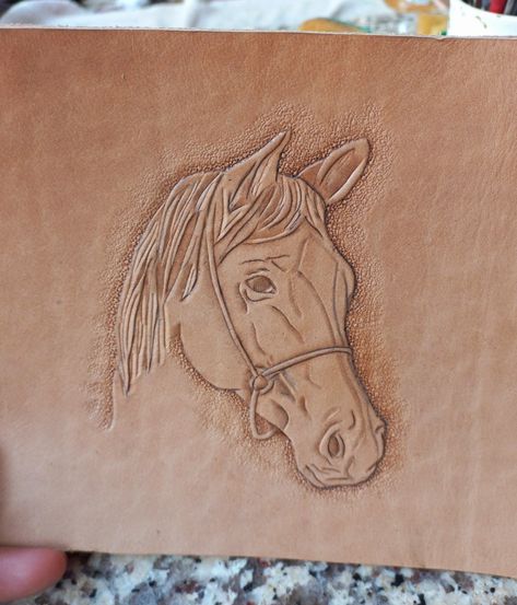 Handmade Leather Work, Leather Working Projects, Leather Working Patterns, Steampunk Leather, Diy Leather Projects, Leather Tooling Patterns, Tooling Patterns, Diy Leather Bag, Horseshoe Art