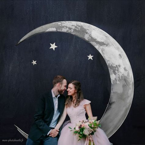 Want A Cresent Moon Photo Booth Bench Astrology Party, Moon Wedding Theme, Photobooth Decor, Decor Photobooth, Constellation Wedding, Star Themed Wedding, Celestial Wedding Theme, Moon Photo, Booth Wedding