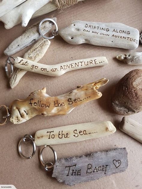 Driftwood Keyrings - Personalised | Trade Me Tre Kunst, Hantverk Diy, Driftwood Diy, Driftwood Art Diy, Driftwood Jewelry, Driftwood Projects, Driftwood Decor, Wood Burning Crafts, Driftwood Crafts