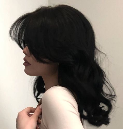 Pretty Hair Cuts, Black Wavy Hair, Black Hair Aesthetic, Straight Black Hair, Black Hair Dye, Jet Black Hair, Penteado Cabelo Curto, Long Black Hair, Cut My Hair