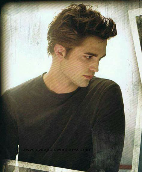 È.... Magnifico!!! Edward Cullen Twilight, Edward Cullen Robert Pattinson, Robert Pattinson Twilight, King Robert, Robert P, Robert Douglas, Twilight Edward, Twilight Photos, Twilight Film